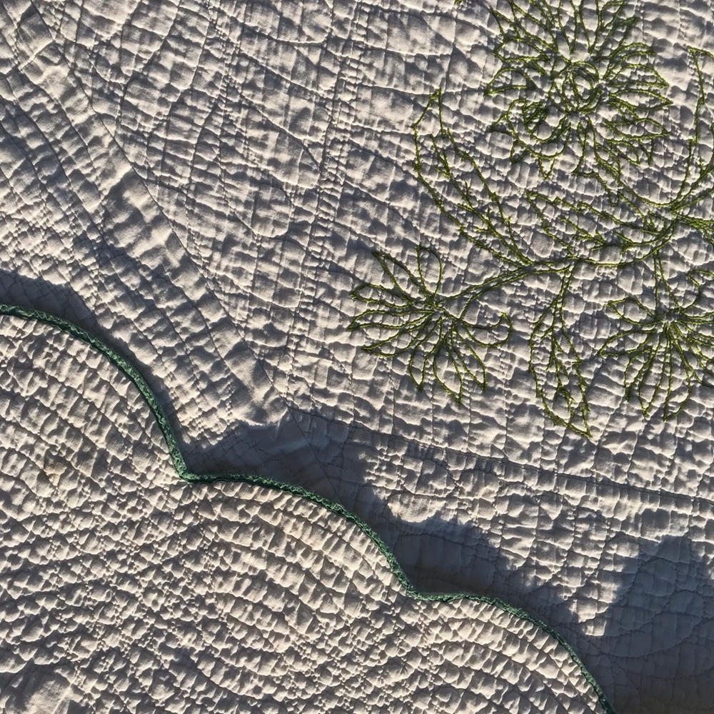 Vintage Hand sewn quilt - Picture 6 of 8